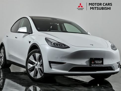 Used 2021 Tesla Model Y Long Range AWD/4WD image 1