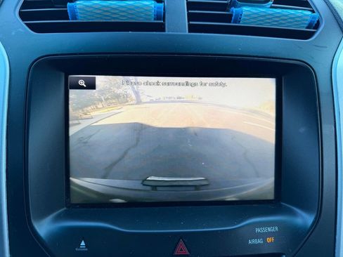 Used 2015 Ford Explorer XLT w/ Equipment Group 202A image 18