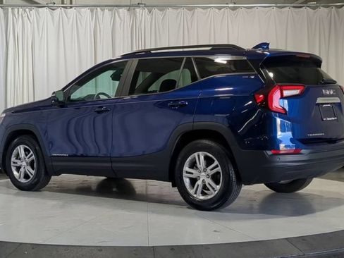 Used 2023 GMC Terrain SLE w/ Driver Convenience Package FWD image 8