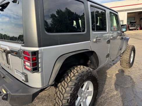 Used 2015 Jeep Wrangler Unlimited Sport w/ Power Convenience Group AWD/4WD image 11