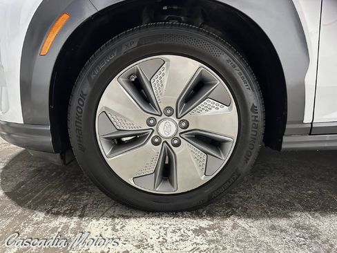Used 2020 Hyundai Kona Limited w/ Cargo Package FWD image 29