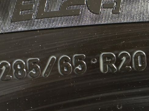 Used 2025 Tesla Cybertruck AWD Crew Cab image 49