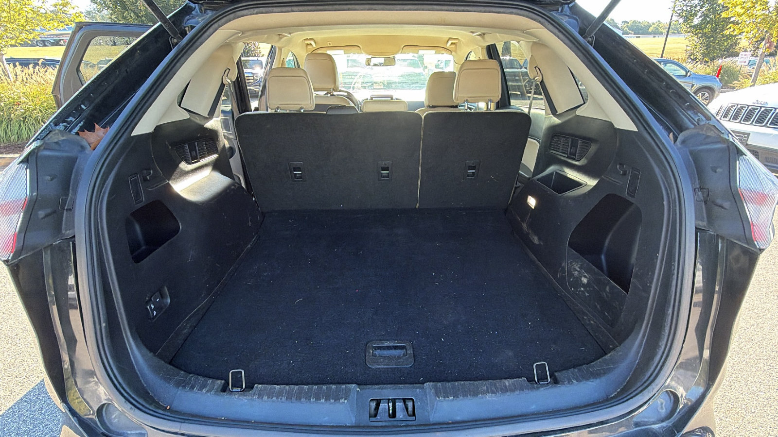 Used 2024 Ford Edge SEL AWD/4WD image 13