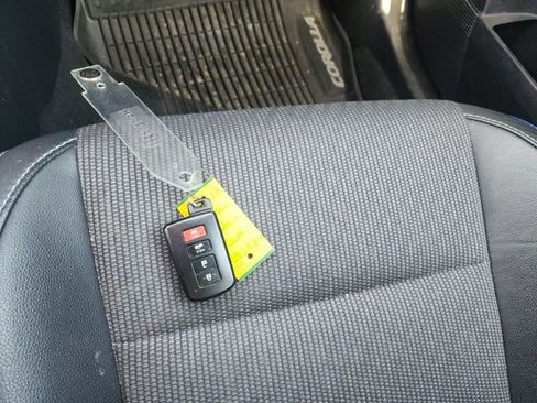 Used 2017 Toyota Corolla SE image 10