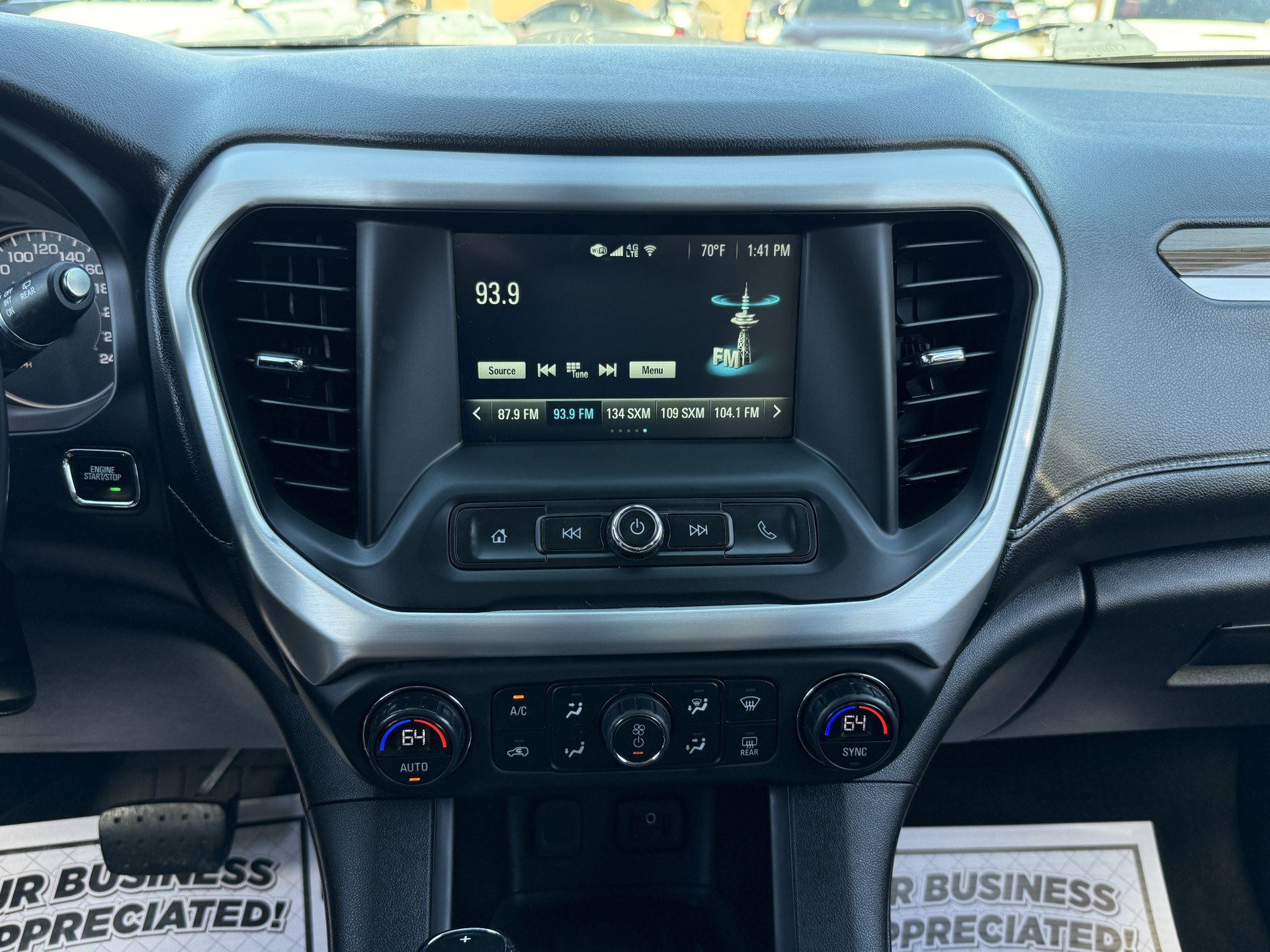 Used 2019 GMC Acadia SLE w/ LPO, Black Accent Package FWD image 12