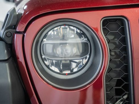 Used 2021 Jeep Gladiator Rubicon w/ LED Lighting Group AWD/4WD image 11