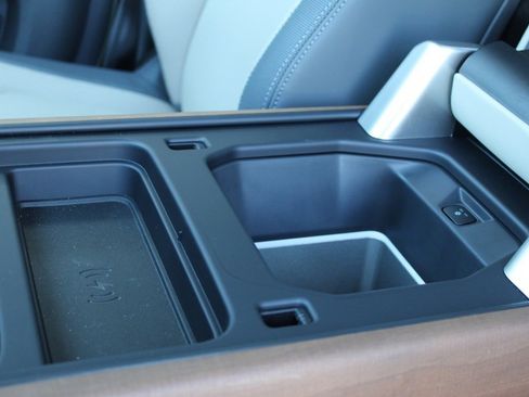 Used 2024 Land Rover Defender 130 X image 33