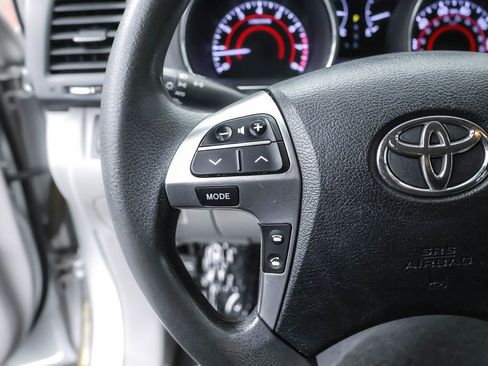 Used 2013 Toyota Highlander Plus w/ Cold Weather Pkg image 10