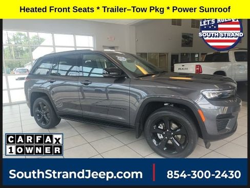 Used 2025 Jeep Grand Cherokee Altitude AWD/4WD image 1
