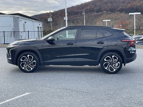 Certified 2025 Chevrolet Trax RS w/ Sunroof Package image 11