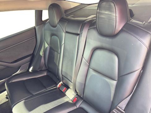 Used 2021 Tesla Model 3 Standard Range Plus RWD image 16