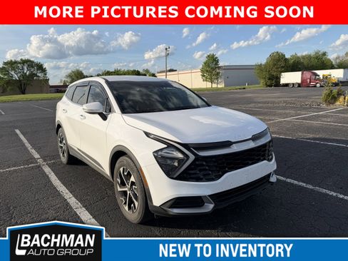 Used 2023 Kia Sportage EX image 2