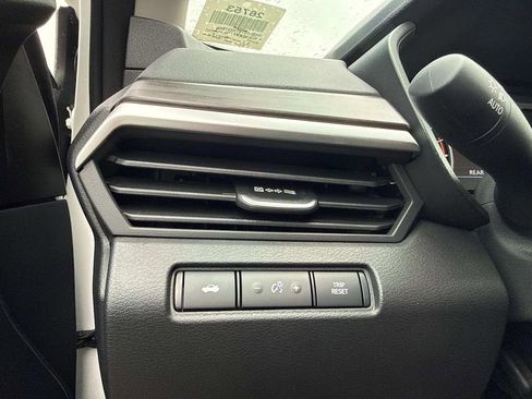 New 2026 Nissan Altima 2.5 SV FWD image 32