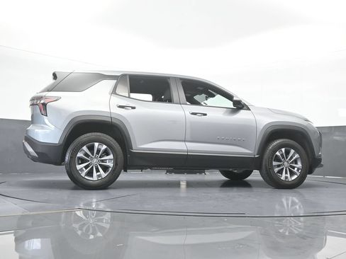 Used 2026 Chevrolet Equinox LT FWD image 58