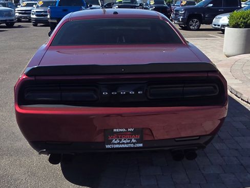 Used 2019 Dodge Challenger R/T w/ Driver Convenience Group RWD image 6