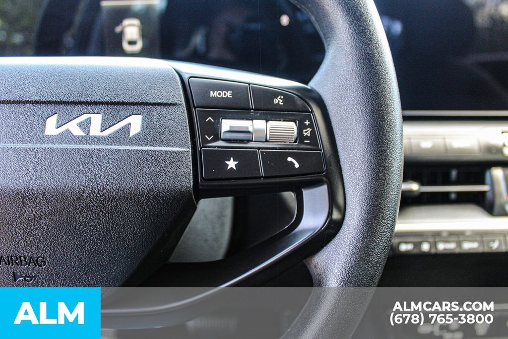 Used 2025 Kia K4 FWD image 26