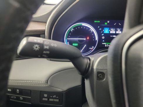 Used 2019 Toyota Avalon XLE image 27