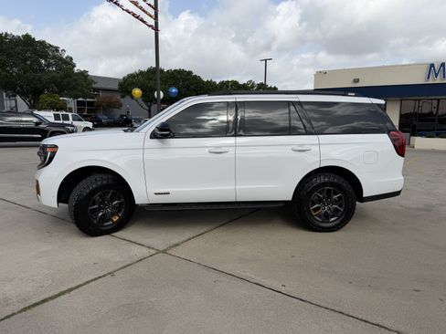 Certified 2025 Ford Expedition Tremor AWD/4WD image 11