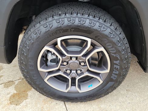 Used 2023 Jeep Grand Cherokee Trailhawk w/ Luxury Tech Group III image 5