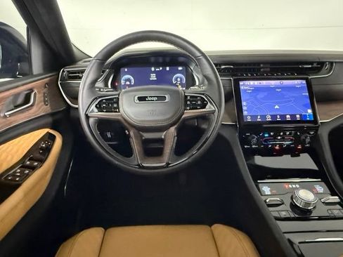 Used 2025 Jeep Grand Cherokee L Summit w/ Obsidian Package AWD/4WD image 16