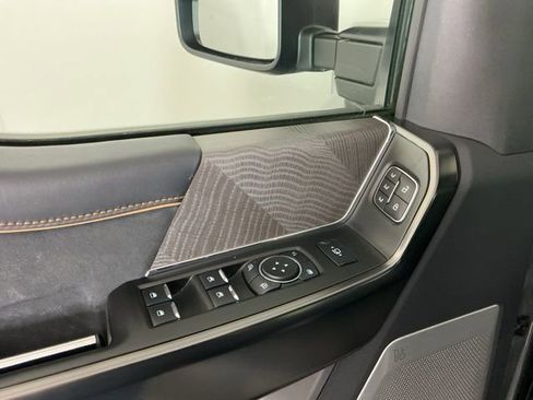 Used 2024 Ford F450 Platinum w/ FX4 Off-Road Package image 18