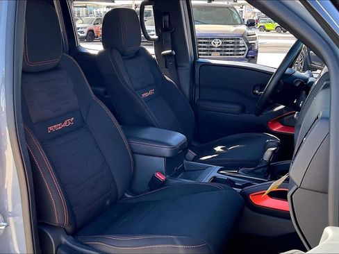 Used 2024 Nissan Frontier PRO-4X w/ Pro Convenience Package image 9