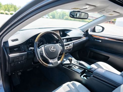 Used 2013 Lexus ES 350 FWD image 25