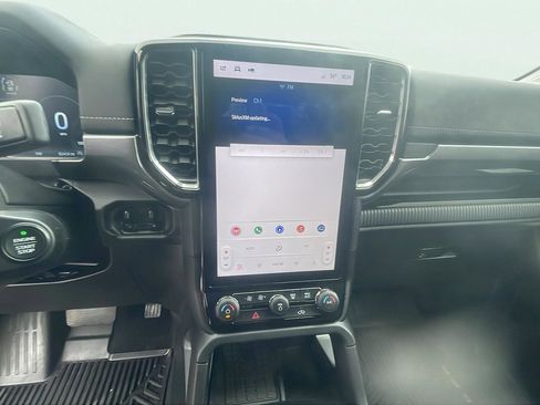 Used 2024 Ford Ranger Lariat w/ Advanced Towing Package image 13