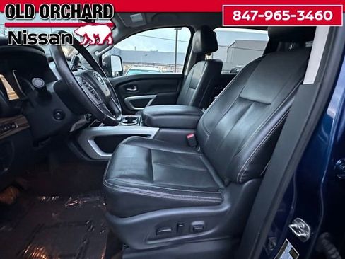 Used 2019 Nissan Titan SL w/ Chrome Package image 11