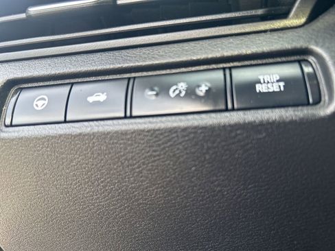 Used 2023 Nissan Altima 2.5 SV w/ SV Premium Package FWD image 19