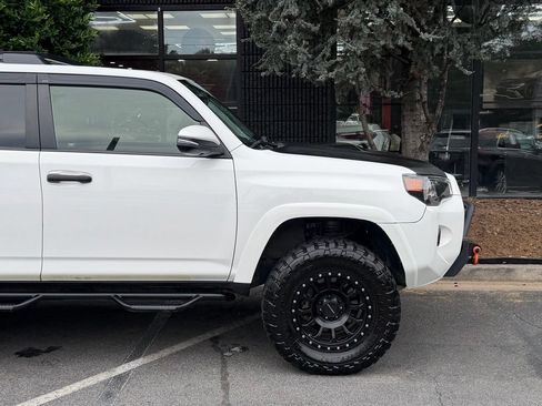 Used 2017 Toyota 4Runner TRD Off-Road Premium AWD/4WD image 23