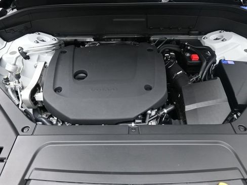Certified 2026 Volvo XC90 B6 Ultra AWD/4WD image 32