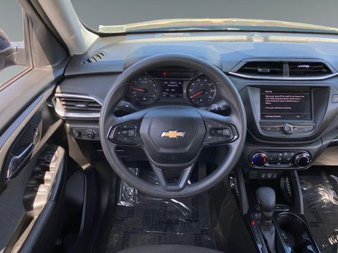 Used 2023 Chevrolet TrailBlazer LT FWD image 12