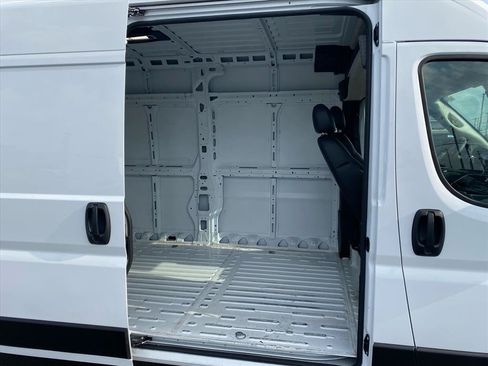 Used 2026 RAM ProMaster 2500 w/ Convenience Group FWD image 20