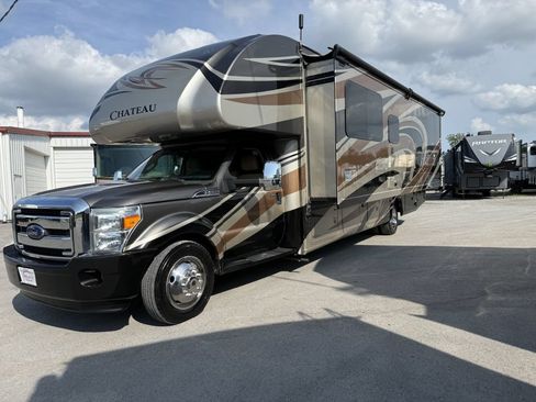 Used 2016 Ford F550 2WD Regular Cab Super Duty image 40