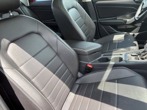 Certified 2024 Volkswagen Jetta SE w/ Panoramic Sunroof Package FWD image 28