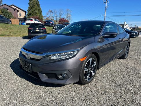 Used 2016 Honda Civic Touring image 1