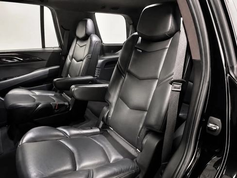 Used 2019 Cadillac Escalade Platinum AWD/4WD image 16