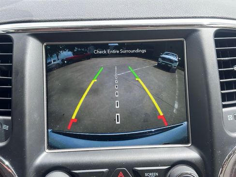 Used 2018 Jeep Grand Cherokee Limited image 35