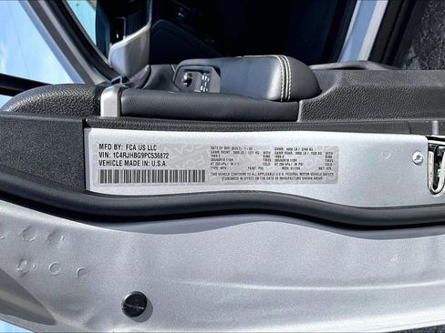 Used 2023 Jeep Grand Cherokee Limited image 35