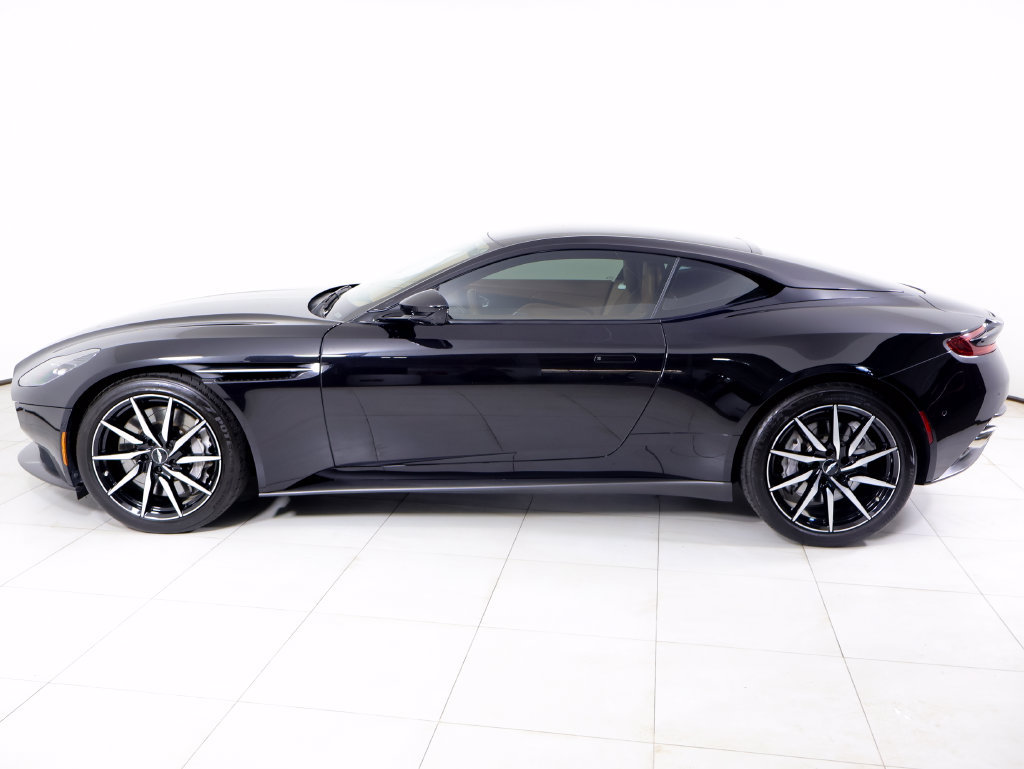 Used 2020 Aston Martin DB11 Coupe RWD image 2