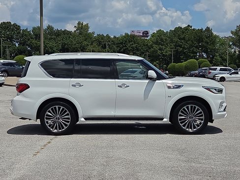 Used 2018 INFINITI QX80 2WD w/ Driver Assistance Package image 6