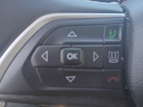 Used 2023 Jeep Grand Cherokee L Laredo AWD/4WD image 15