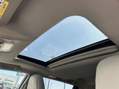 Used 2017 Toyota Highlander XLE AWD/4WD image 21