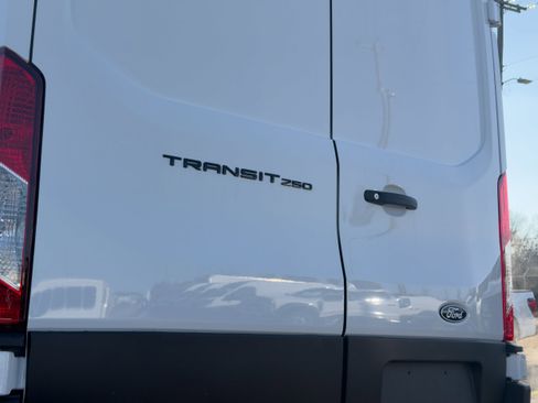 New 2026 Ford Transit 250 148 Medium Roof RWD image 8