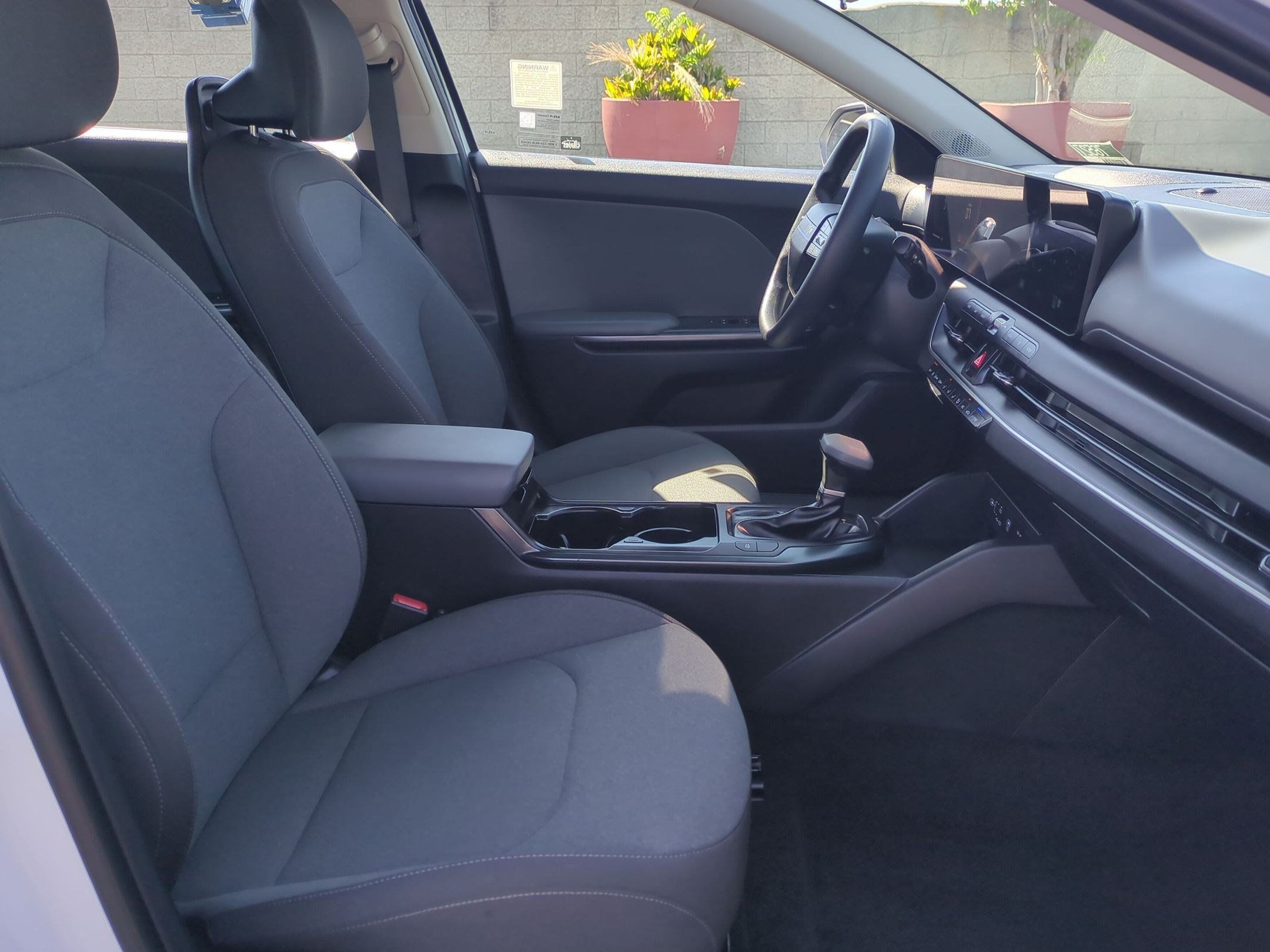 Certified 2025 Kia K4 FWD image 24