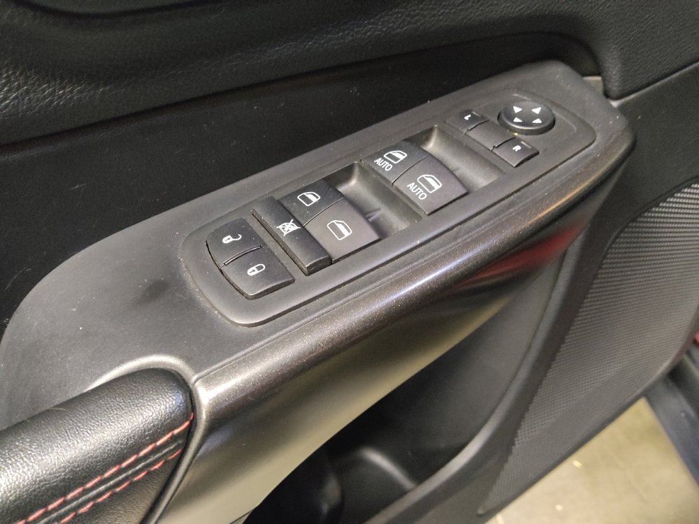 Used 2021 Jeep Cherokee Trailhawk w/ Comfort/Convenience Group AWD/4WD image 27