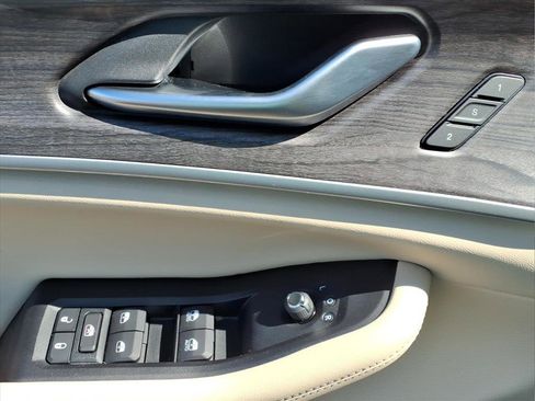 Used 2023 Jeep Grand Cherokee Limited image 21