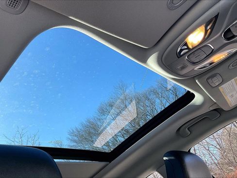 Certified 2022 Jeep Compass Latitude w/ Sun and Sound Group image 16