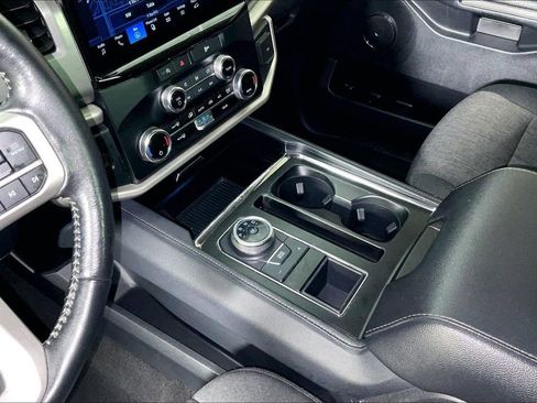 Used 2024 Ford Expedition XLT RWD image 18